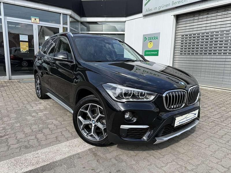 Black sapphire metallic Gebraucht 2018 BMW X1 xLine SUV | 21.990 € (Guter Preis) - Bild 1/4