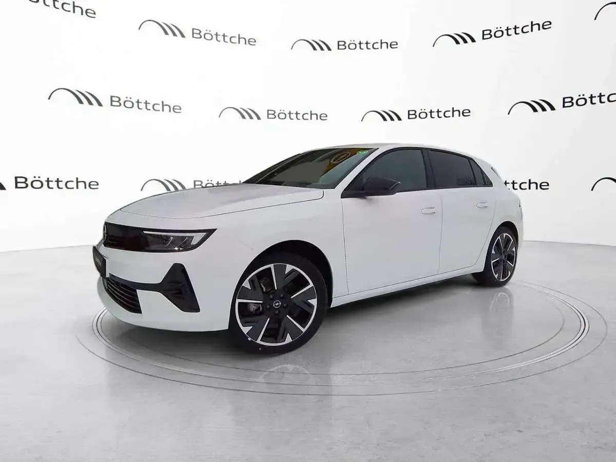 Neu Opel Astra Edition 114 kW (156 PS) 2026 Lack weiss banquise/typ aussenverkleidung spiegel flach standard Limousine