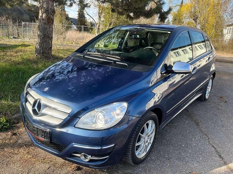 Usado Mercedes E200 Edition 193 CV (141 kW) 2008 Azul Familiar