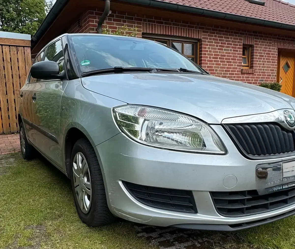 Używany Skoda Fabia 86 KM (63 kW) 2012 Srebrny Hatchback