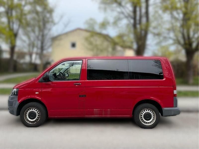 Second-hand VW T5 102 CP (75 kW) 2010 Roșu Van