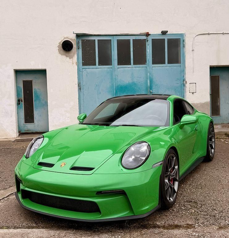 Grün Gebraucht 2022 Porsche 992 | 186.999 € - Bild 1/4