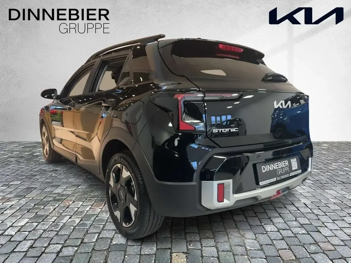 Neu Kia Stonic Vision 101 PS (74 kW) 2025 Schwarz (metallic) SUV