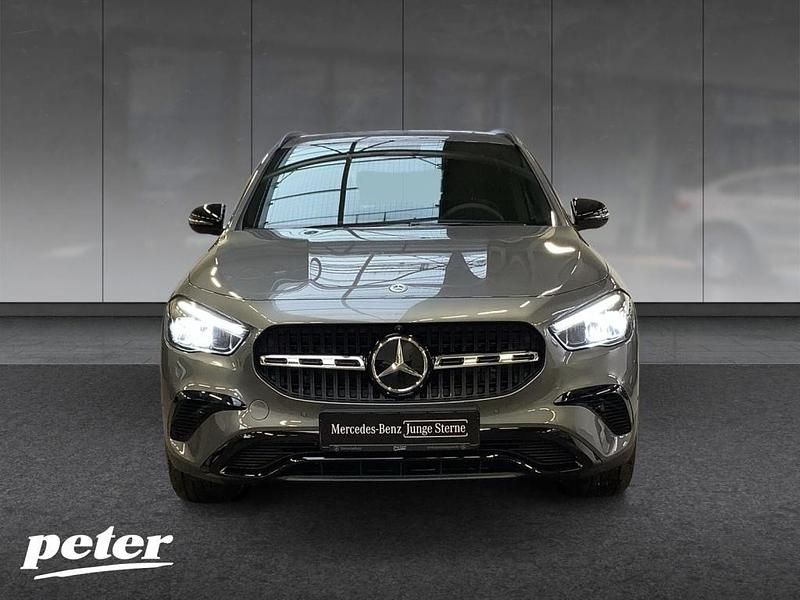 Gebraucht Mercedes GLA200 Advanced Plus 163 PS (119 kW) 2026 Metalliclack mountaingrau SUV