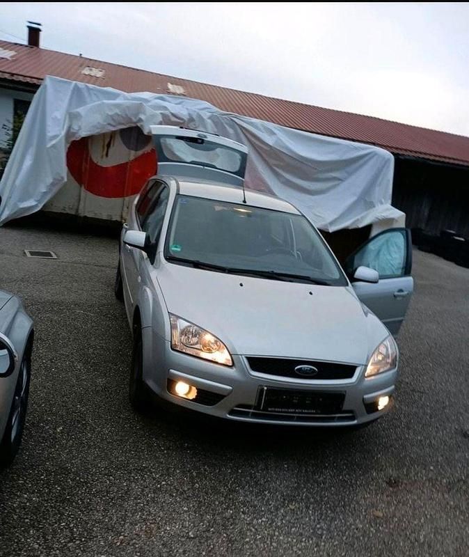 Silber Gebraucht 2007 Ford Focus Style Kombi | 2.300 € (Guter Preis) - Bild 1/4