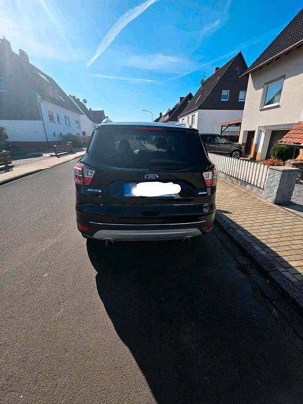 Gebraucht Ford Kuga Titanium 150 PS (110 kW) 2016 Schwarz SUV