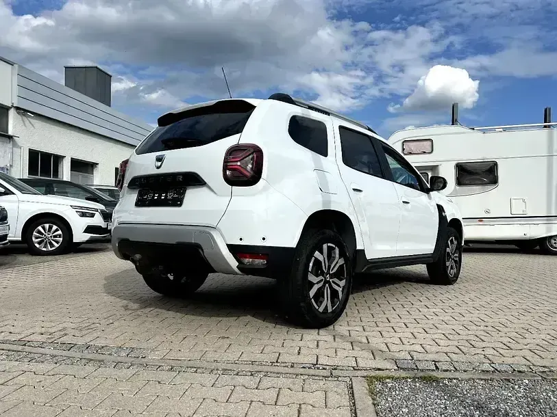 Gebraucht Dacia Duster Prestige 150 PS (110 kW) 2022 Gletscherweiß SUV