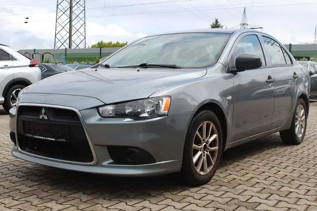 Gebraucht Mitsubishi Lancer 117 PS (86 kW) 2015 Grau Limousine