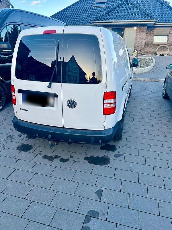 Second-hand VW Caddy Maxi 105 CP (77 kW) 2012 Alb Monovolum