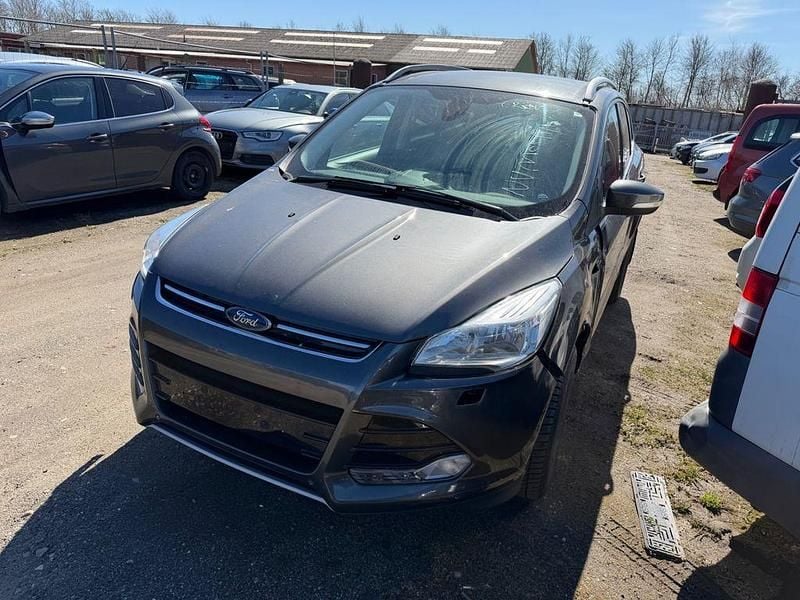 Gebraucht Ford Kuga Titanium 150 PS (110 kW) 2015 Grau SUV