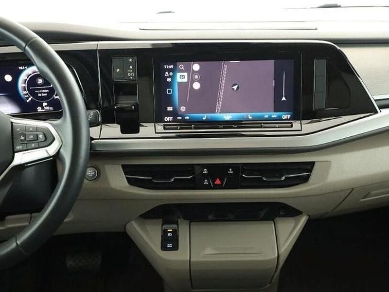 Gebraucht VW Multivan Life 150 PS (110 kW) 2024 Deep black perleffekt Van