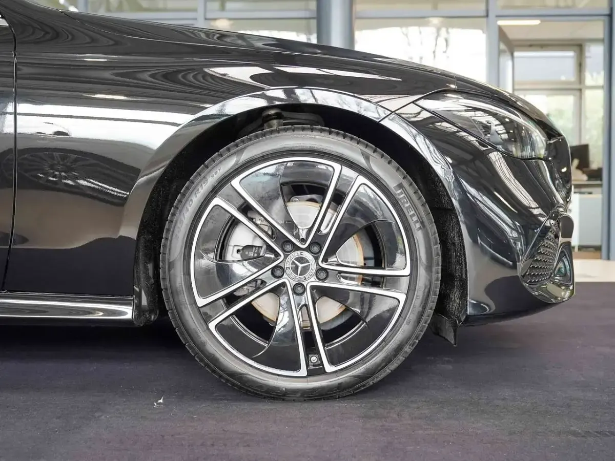 Gebraucht Mercedes CLE220 197 PS (144 kW) 2023 Obsidianschwarz Coupé