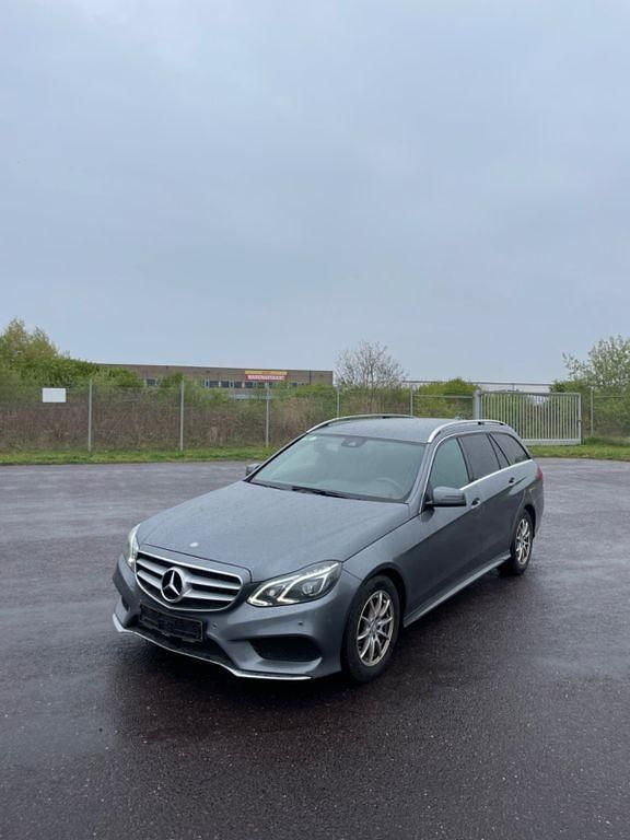Gebraucht Mercedes E250 204 PS (150 kW) 2015 Grau Kombi