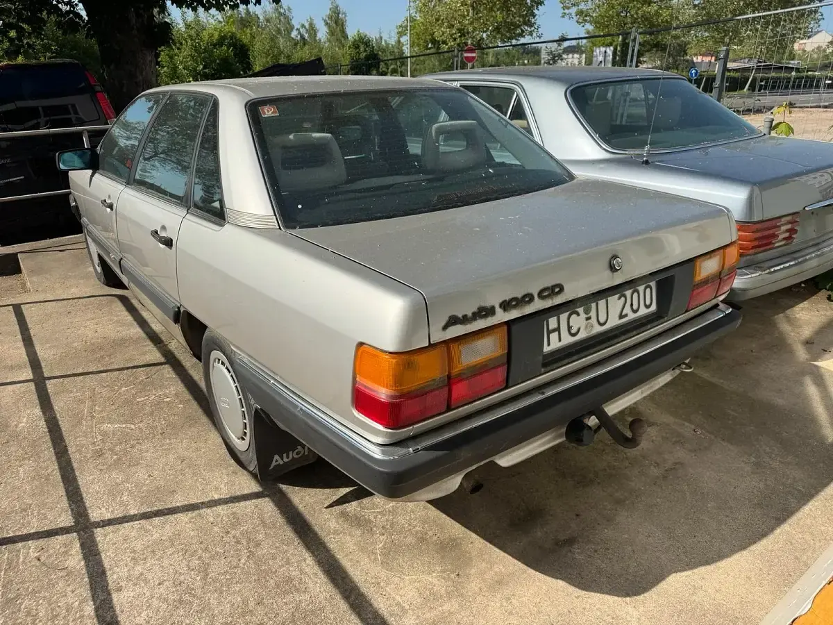Gebraucht Audi 100 Basis 136 PS (100 kW) 1990 Silber Limousine