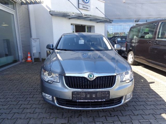 Gebraucht Skoda Superb Ambition 170 PS (125 kW) 2012 Grau metallic Limousine