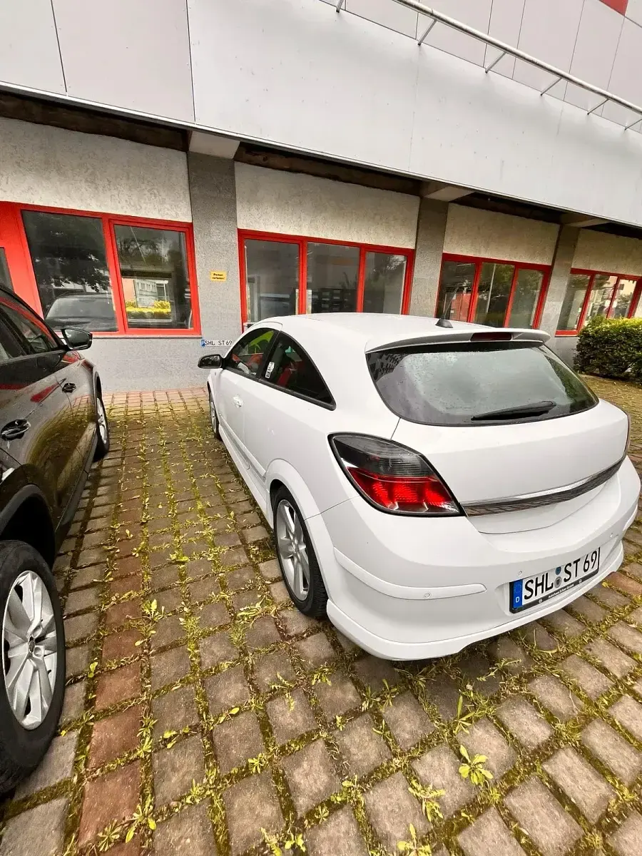 Gebraucht Opel Astra GTC 116 PS (85 kW) 2008 Weiß Coupé