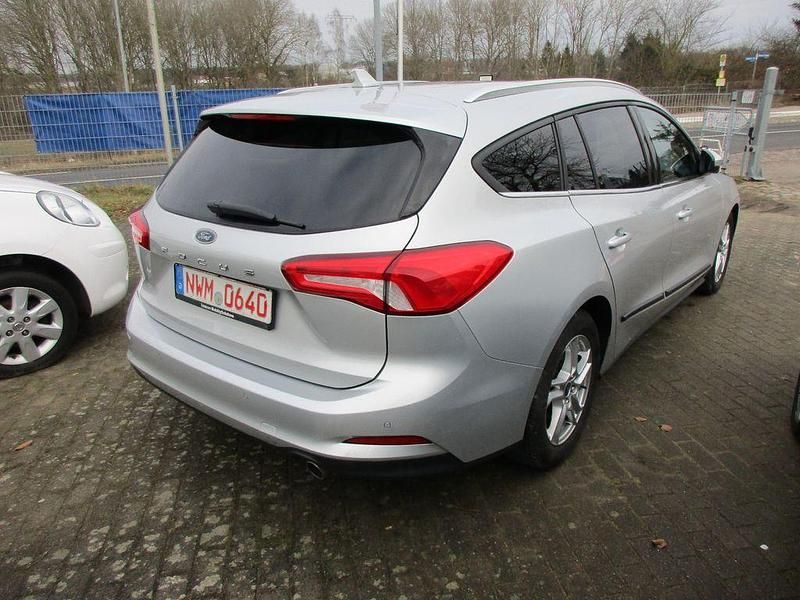 Gebraucht Ford Focus Cool & Connect 120 PS (88 kW) 2020 Silber Limousine