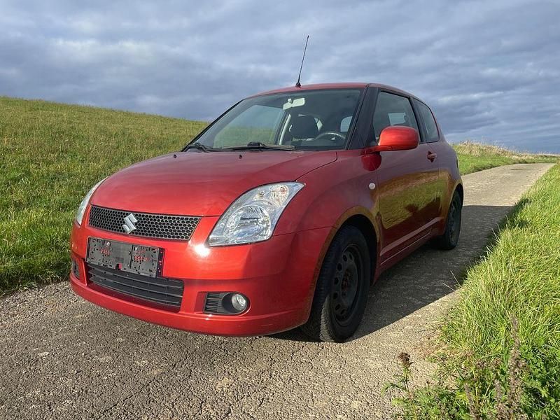 Schwarz Gebraucht 2007 Suzuki Swift Limousine | 2.900 € (Fairer Preis) - Bild 1/4