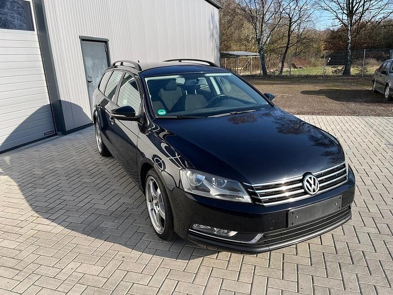 Gebraucht VW Passat 140 PS (102 kW) 2013 Schwarz Kombi