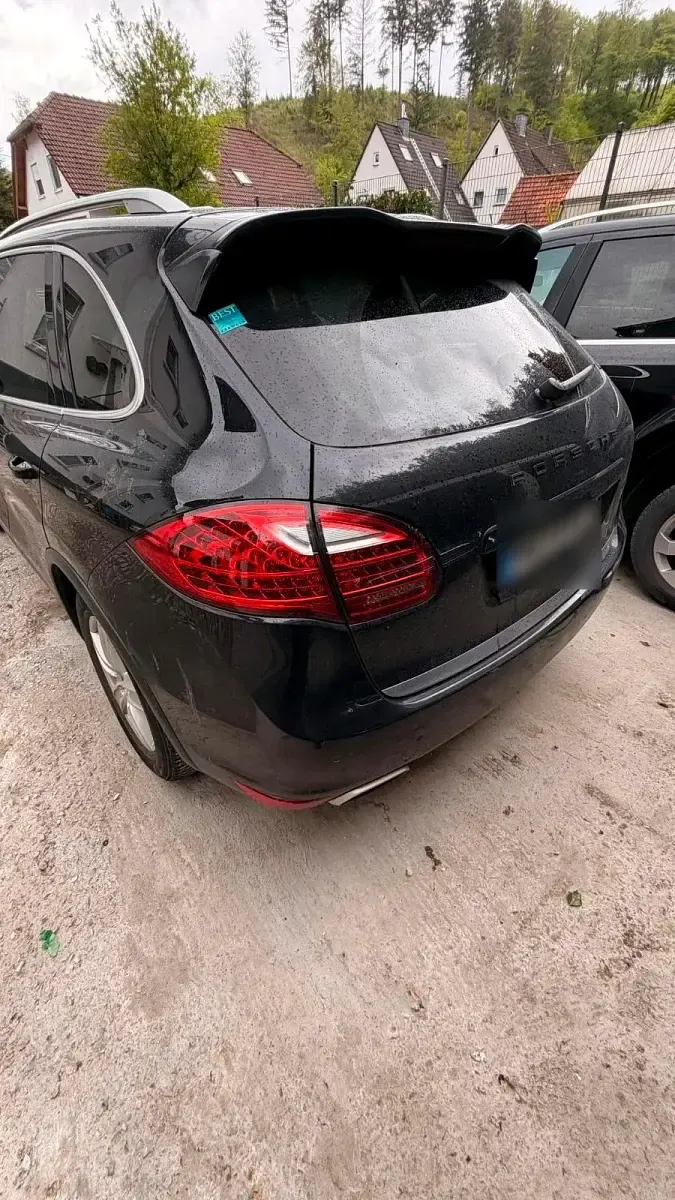 Gebraucht Porsche Cayenne 239 PS (175 kW) 2010 Schwarz SUV