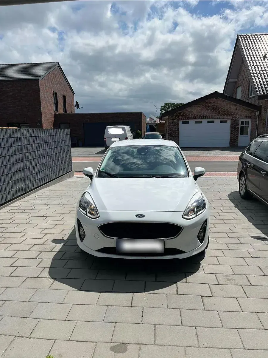 Gebraucht Ford Fiesta Trend 71 PS (52 kW) 2017 Weiß Kleinwagen