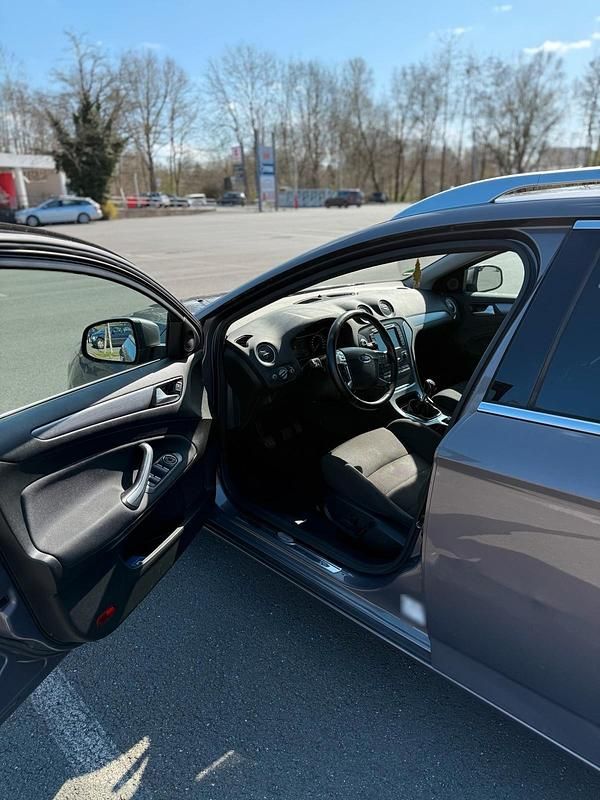 Gebraucht Ford Mondeo 203 PS (149 kW) 2011 Braun Kombi