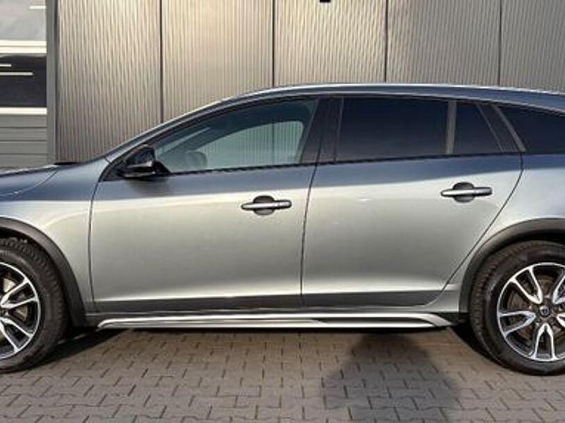 Gebraucht Volvo V60 CC 245 PS (180 kW) 2017 Grau Kombi