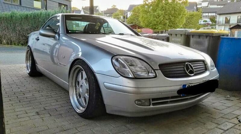 Silber Gebraucht 1997 Mercedes SLK230 Cabrio | 8.900 € (Teuer) - Bild 1/4