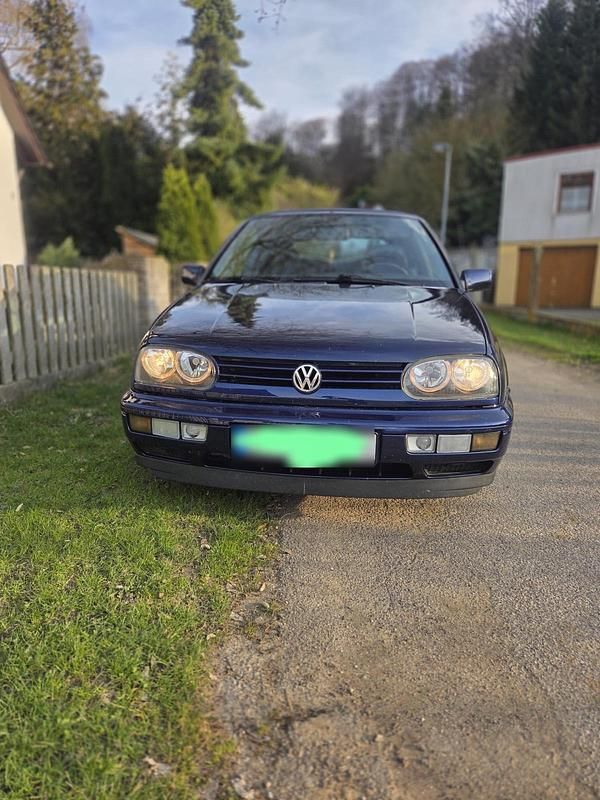 Gebraucht VW Golf Classicline 101 PS (74 kW) 1997 Blau Cabrio