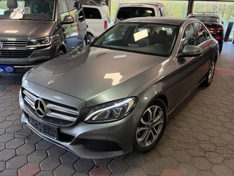 Grau Gebraucht 2019 Mercedes C180 Limousine | 15.490 € (Fairer Preis) - Bild 1/4
