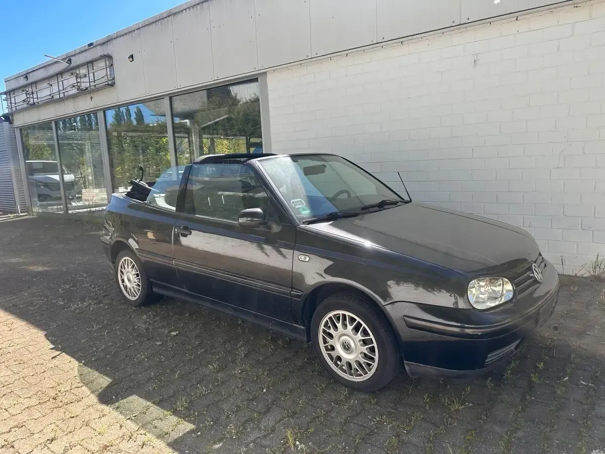 Gebraucht VW Golf 115 PS (84 kW) 2001 Schwarz Cabrio