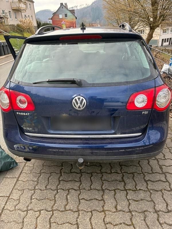 Gebraucht VW Passat 115 PS (84 kW) 2006 Blau Kombi