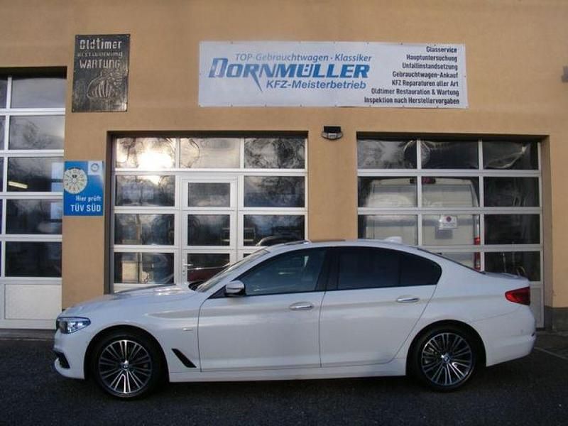 Alpinweiss iii Gebraucht 2020 BMW 520 Sport Line Limousine | 26.500 € (Guter Preis) - Bild 1/4