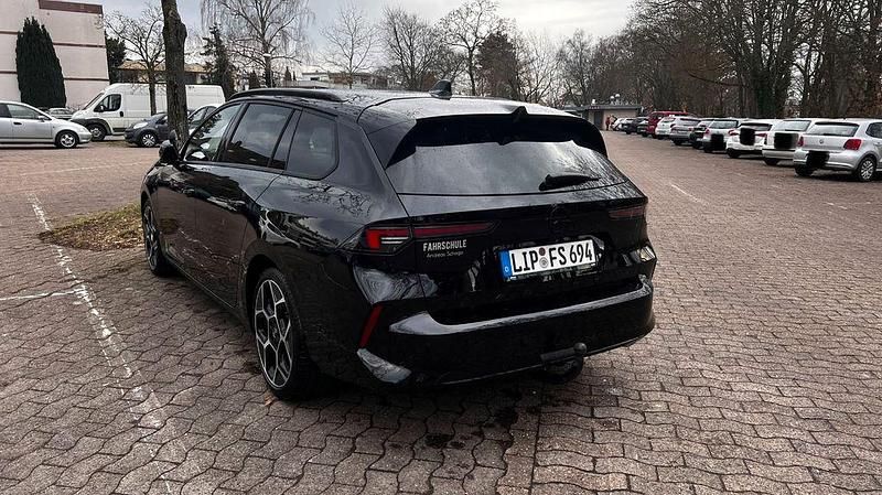 Gebraucht Opel Astra 131 PS (96 kW) 2025 Schwarz Kombi