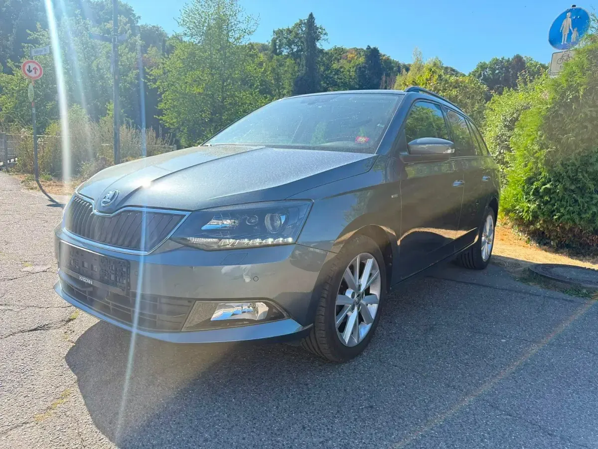 Gebraucht Skoda Fabia 95 PS (69 kW) 2018 Grau Kombi
