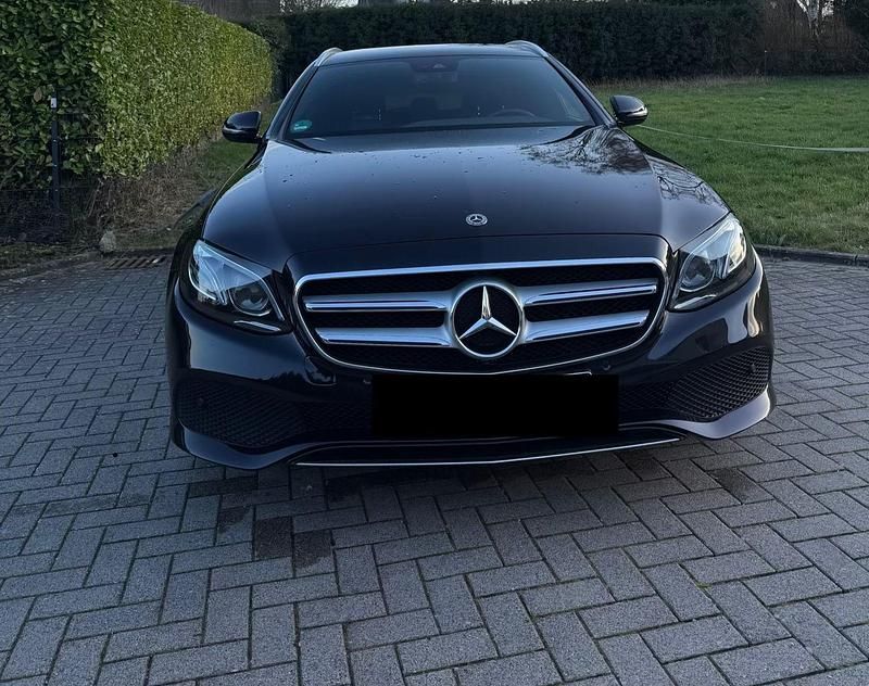 Gebraucht Mercedes E200 Avantgarde 184 PS (135 kW) 2018 Schwarz Kombi