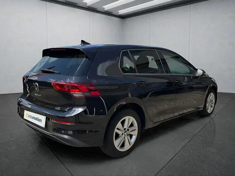 Gebraucht VW Golf VIII Life 131 PS (96 kW) 2020 Schwarz Kleinwagen
