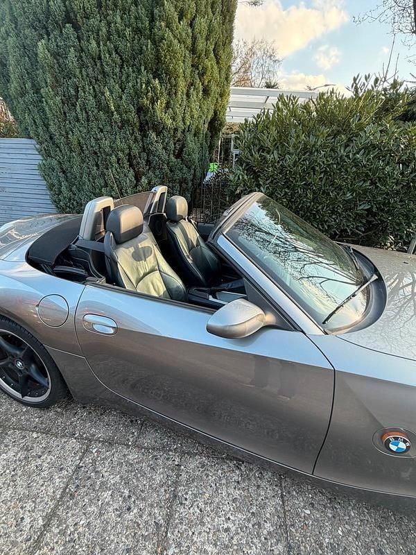 Gebraucht BMW Z4 192 PS (141 kW) 2003 Grau Cabrio