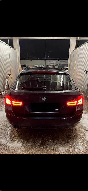 Gebraucht BMW 520 184 PS (135 kW) 2011 Grau Kombi