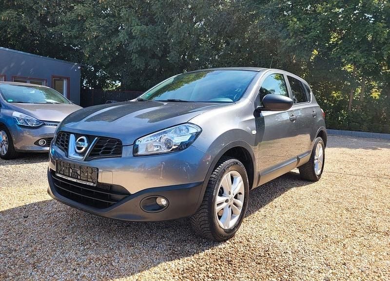 Grau Gebraucht 2012 Nissan Qashqai Acenta SUV | 5.980 € (Superpreis) - Bild 1/4