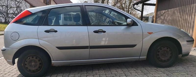 Usata Ford Focus 75 CV (55 kW) 2004 Argento Berlina