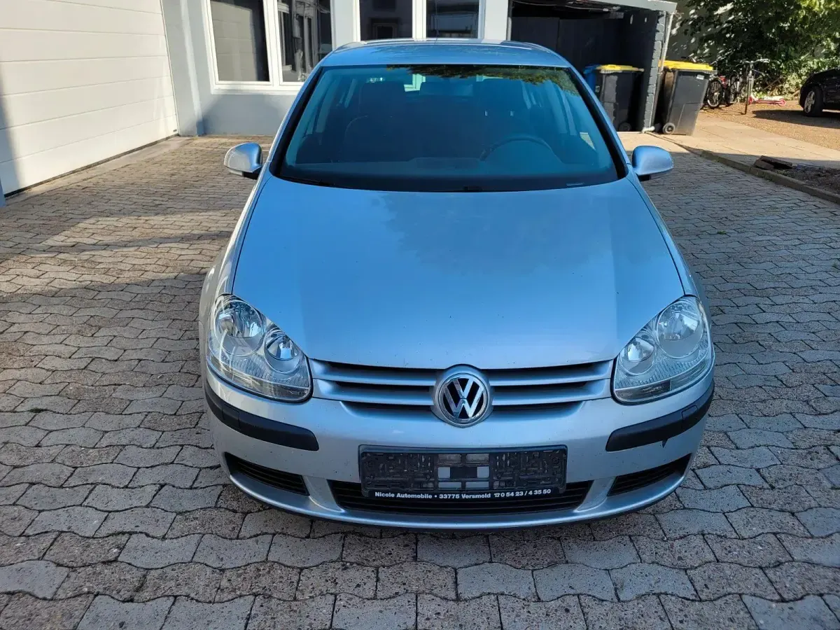 Gebraucht VW Golf IV 90 PS (66 kW) 2005 Silber Limousine