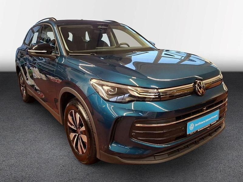 Gebraucht VW Tiguan Goal 150 PS (110 kW) 2025 Blau SUV