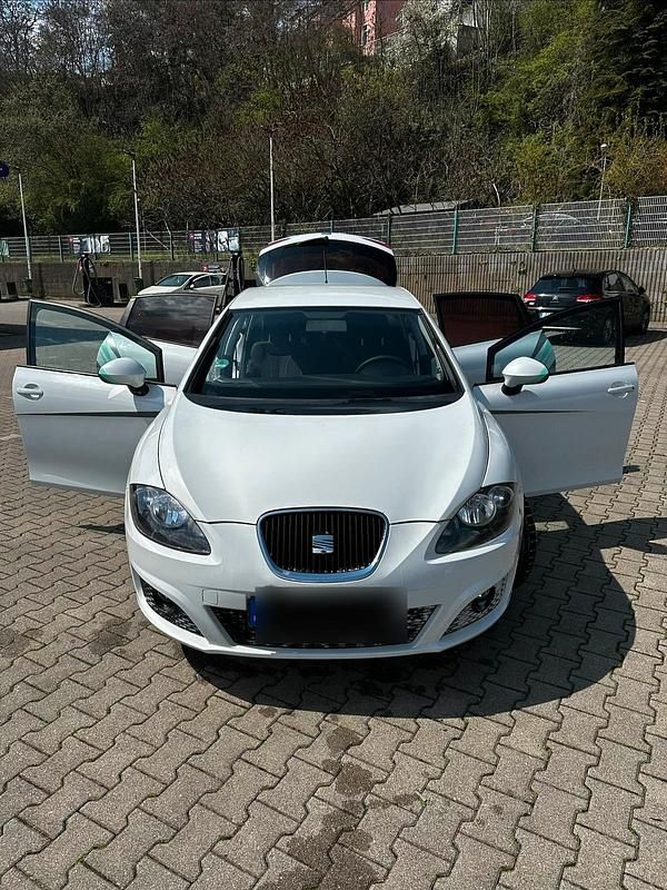 Gebraucht Seat Leon 105 PS (77 kW) 2012 Weiß Kleinwagen