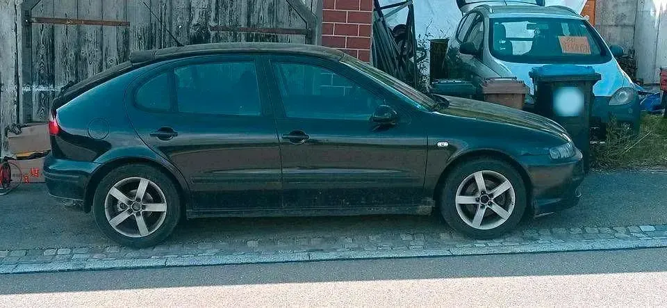 Używany Seat Leon 125 KM (91 kW) 2004 Czarny Hatchback