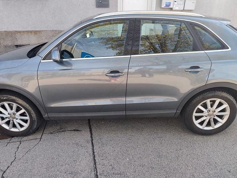 Gebraucht Audi Q3 Sport 140 PS (102 kW) 2012 Schwarz SUV