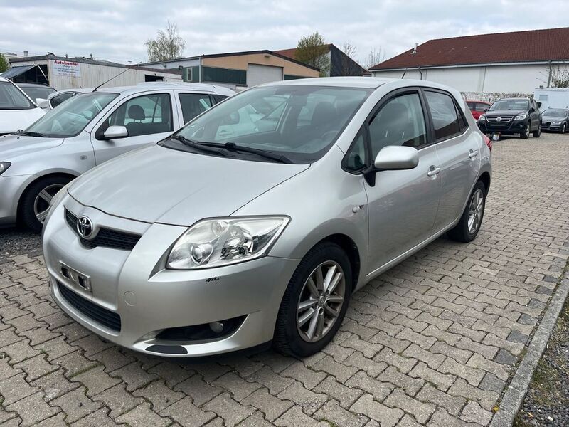 Gelb Gebraucht 2009 Toyota Auris Executive Limousine | 4.900 € (Fairer Preis) - Bild 1/4