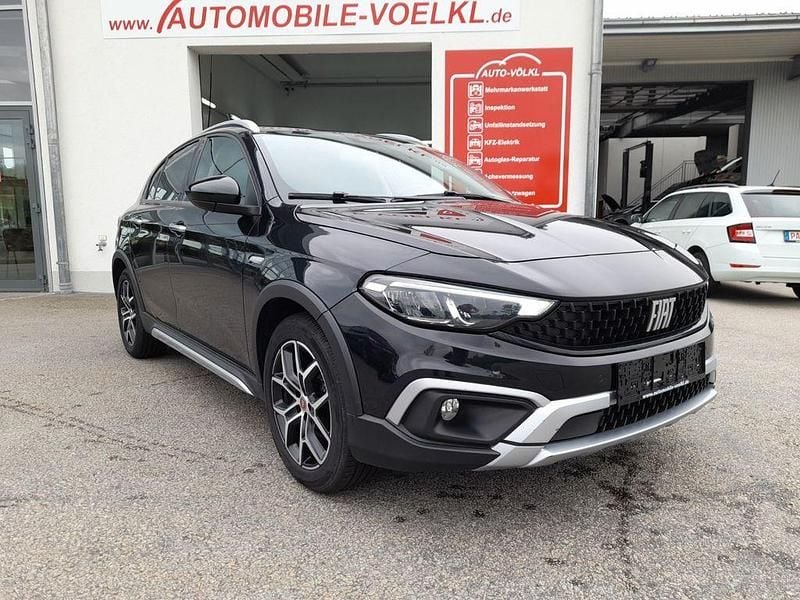 Schwarz Gebraucht 2021 Fiat Tipo Cross Limousine | 10.999 € (Guter Preis) - Bild 1/4