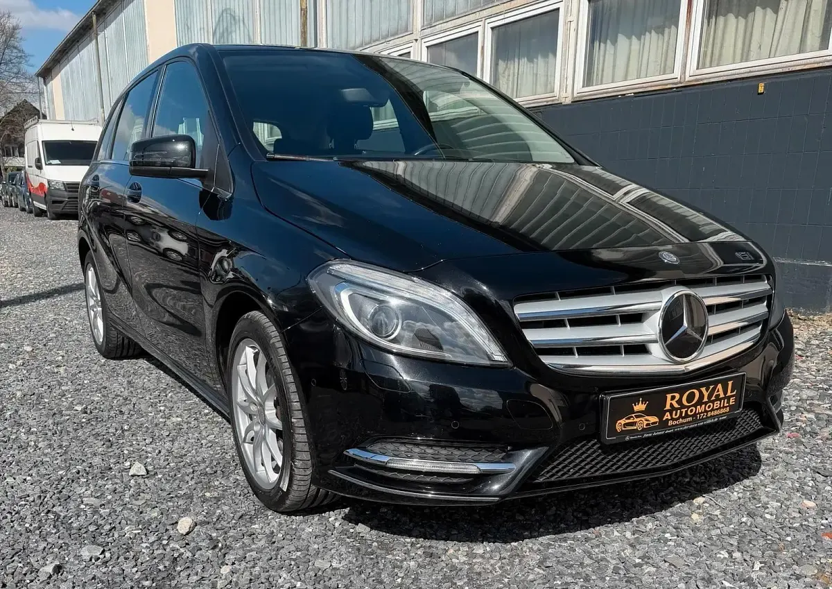 Gebraucht Mercedes B200 136 PS (100 kW) 2014 Schwarz Kleinwagen