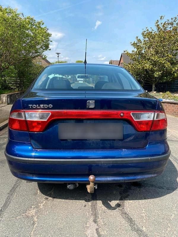 Gebraucht Seat Toledo 104 PS (76 kW) 2004 Blau Limousine